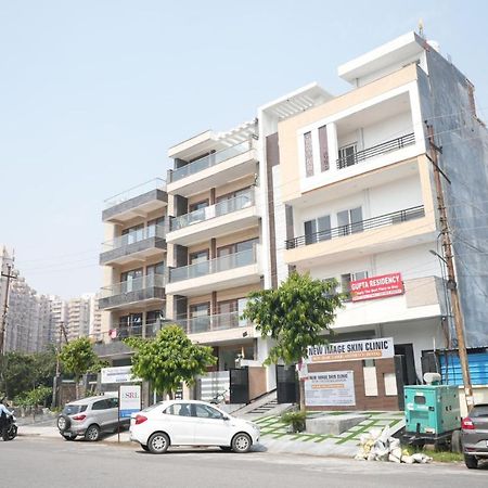 נוידה Gupta Residency Near Ajnara Heritage מראה חיצוני תמונה
