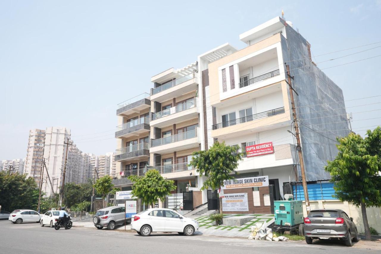 נוידה Gupta Residency Near Ajnara Heritage מראה חיצוני תמונה