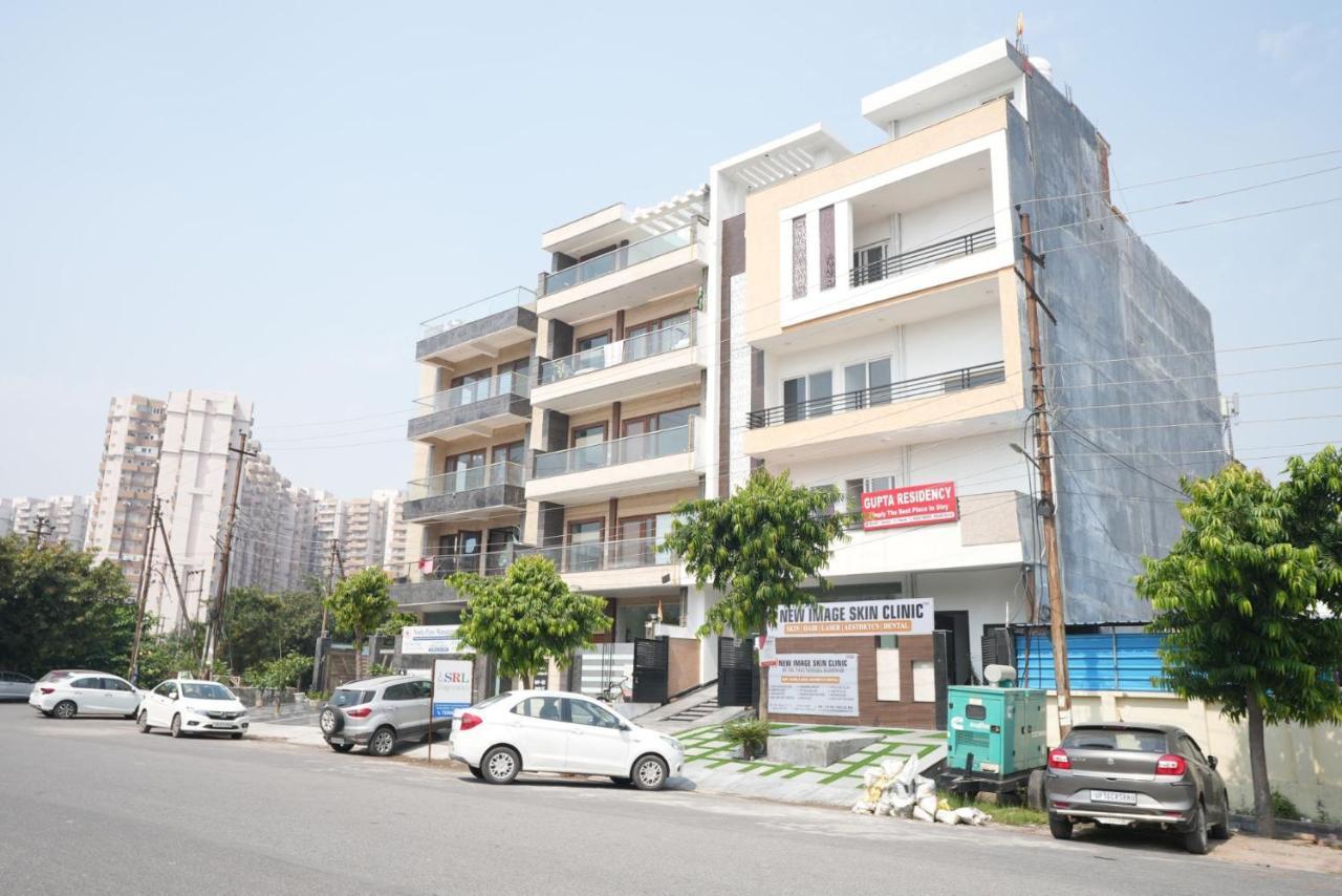 נוידה Gupta Residency Near Ajnara Heritage מראה חיצוני תמונה