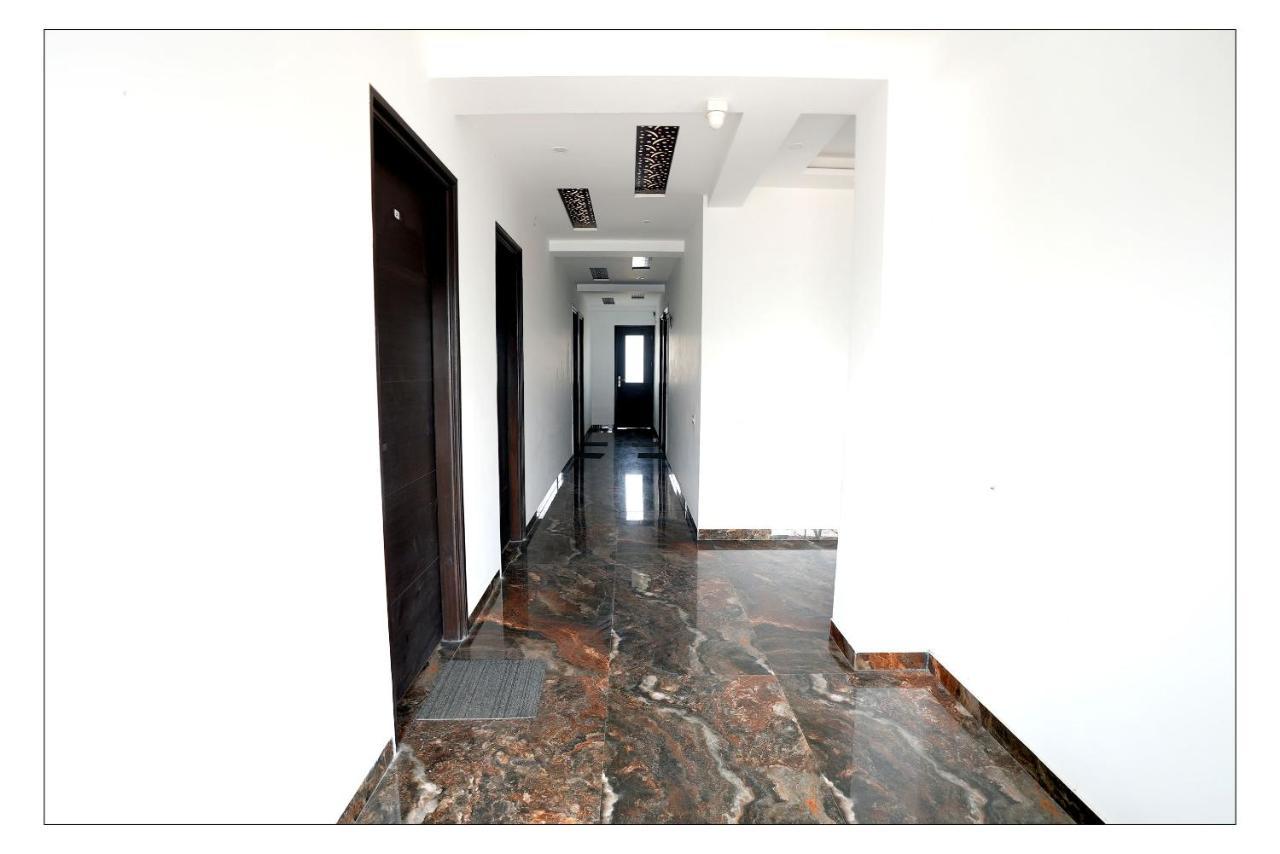 נוידה Gupta Residency Near Ajnara Heritage מראה חיצוני תמונה