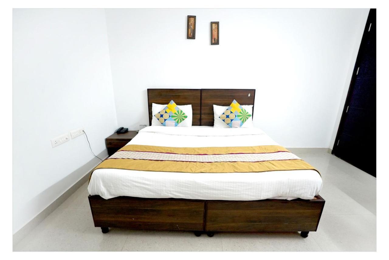 נוידה Gupta Residency Near Ajnara Heritage מראה חיצוני תמונה
